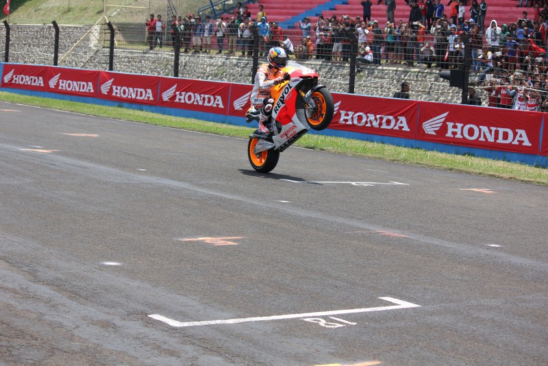 Marquez and Pedrosa ride MotoGP machine in Indonesia for the first time