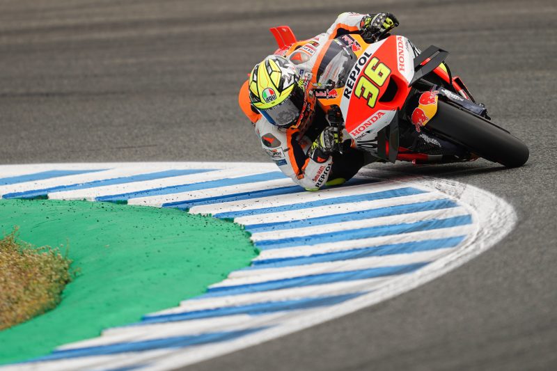 Work continues for the Repsol Honda Team at the Jerez Test